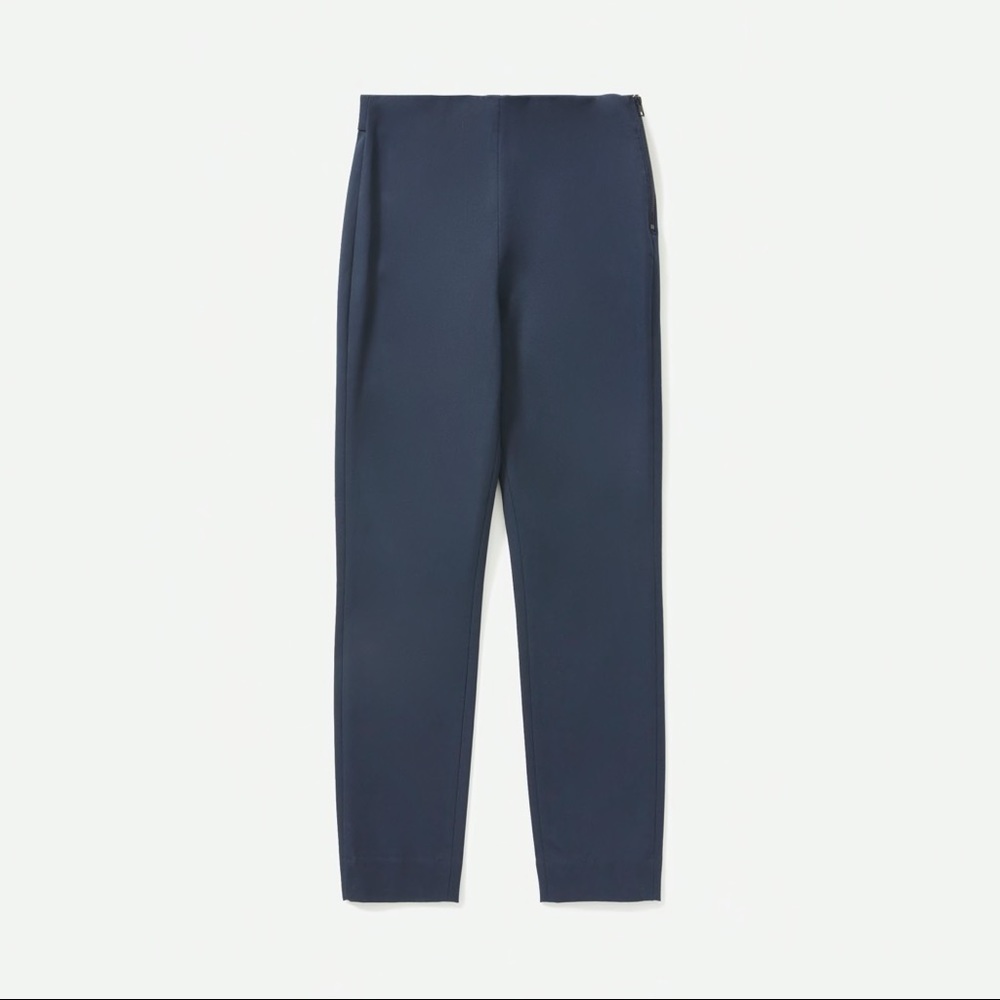 Everlane Curvy Side-Zip Work Pant in Navy